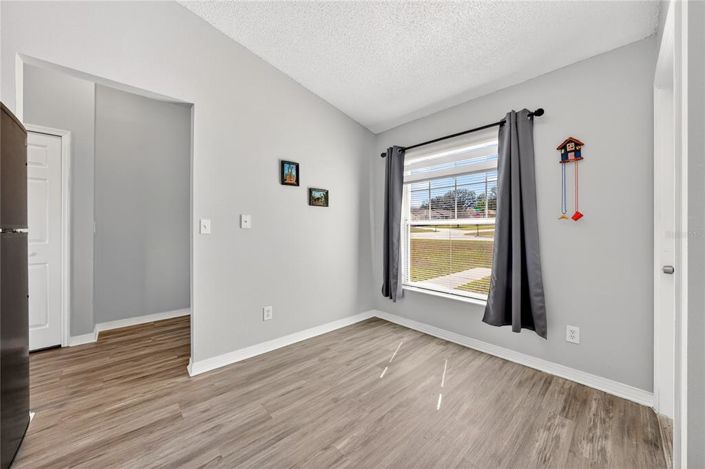 Image No.8-3 Bed House for sale