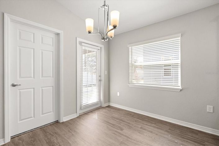 Image No.10-3 Bed House for sale