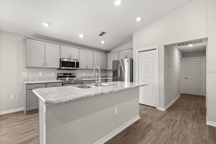 Image No.8-3 Bed House for sale