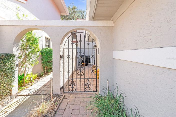 Image No.12-2 Bed Townhouse for sale