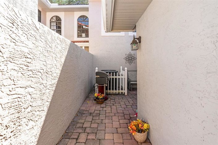 Image No.14-2 Bed Townhouse for sale