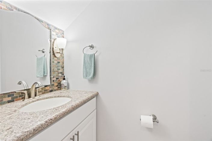 Image No.21-2 Bed Townhouse for sale