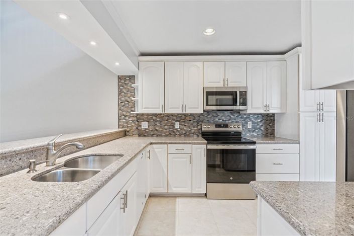 Image No.22-2 Bed Townhouse for sale