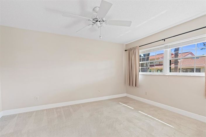 Image No.39-2 Bed Townhouse for sale