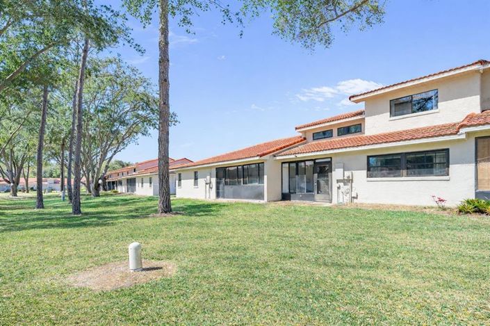 Image No.60-2 Bed Townhouse for sale