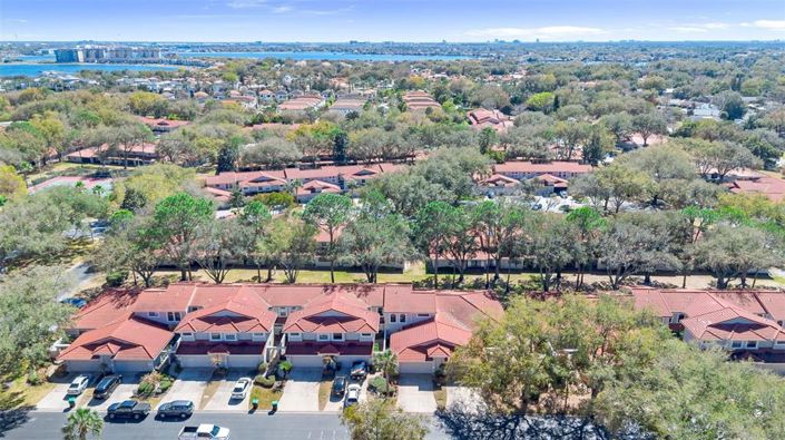 Image No.7-2 Bed Townhouse for sale