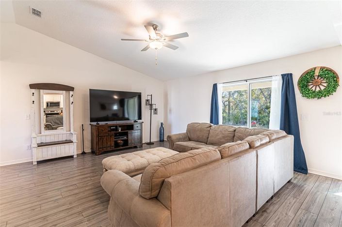 Image No.3-3 Bed House for sale