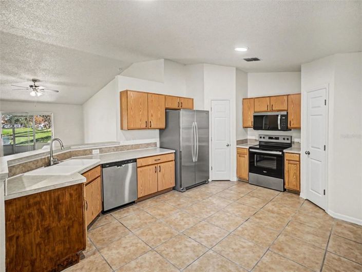 Image No.6-3 Bed House for sale