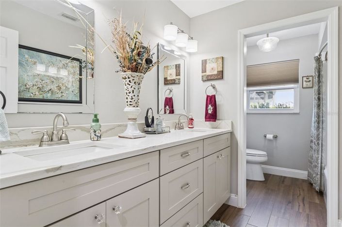 Image No.26-4 Bed House for sale