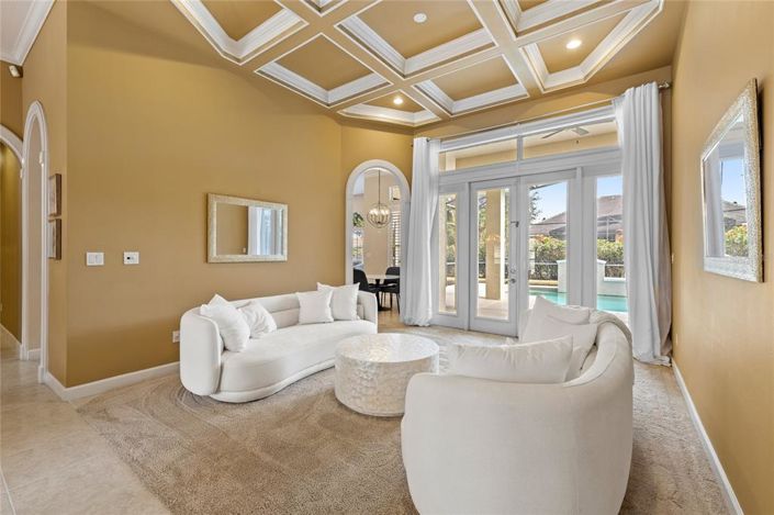 Image No.3-5 Bed House for sale