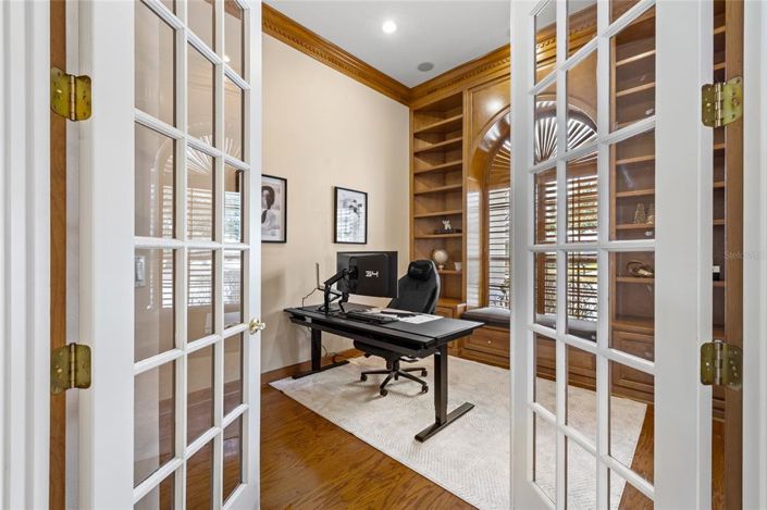 Image No.7-5 Bed House for sale