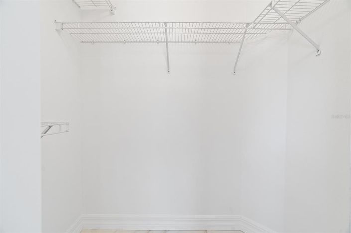 Image No.11-3 Bed House for sale