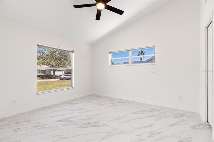 Image No.13-3 Bed House for sale