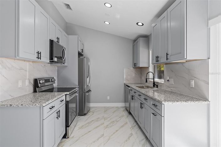 Image No.8-3 Bed House for sale