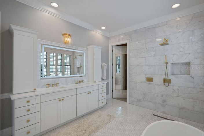 Image No.26-5 Bed House for sale