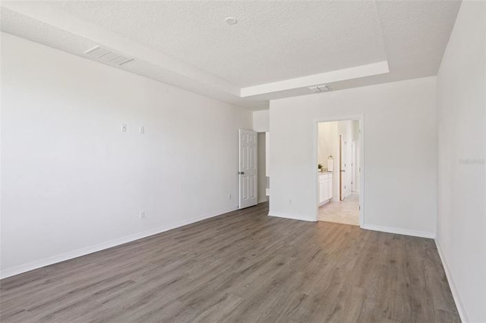 Image No.17-6 Bed House for sale