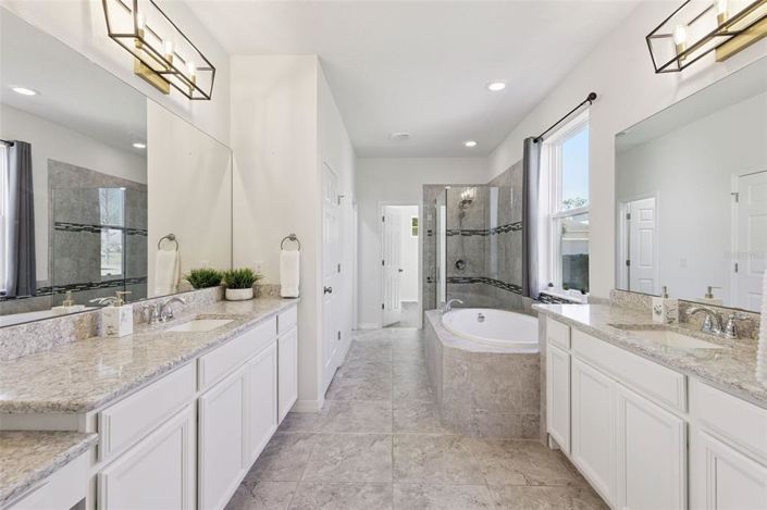 Image No.20-6 Bed House for sale