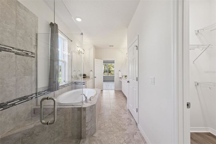 Image No.22-6 Bed House for sale