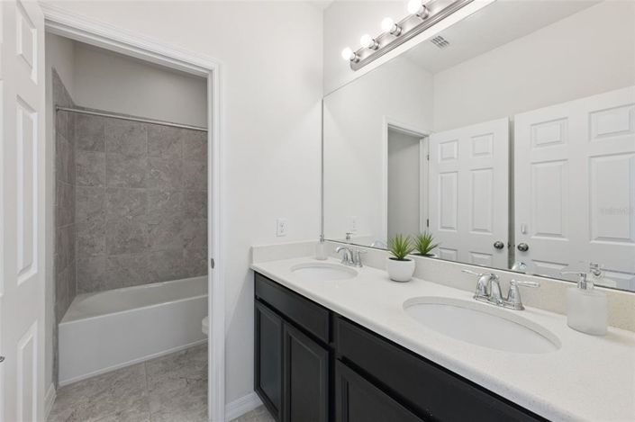 Image No.35-6 Bed House for sale