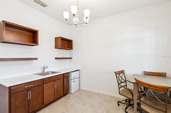 Image No.28-3 Bed House for sale