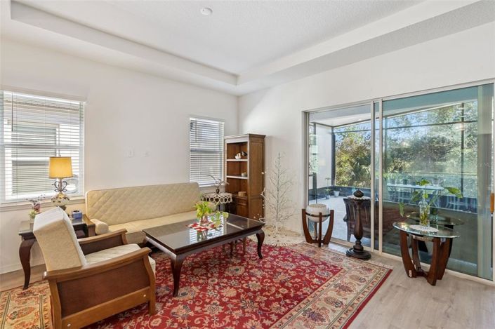 Image No.8-3 Bed House for sale