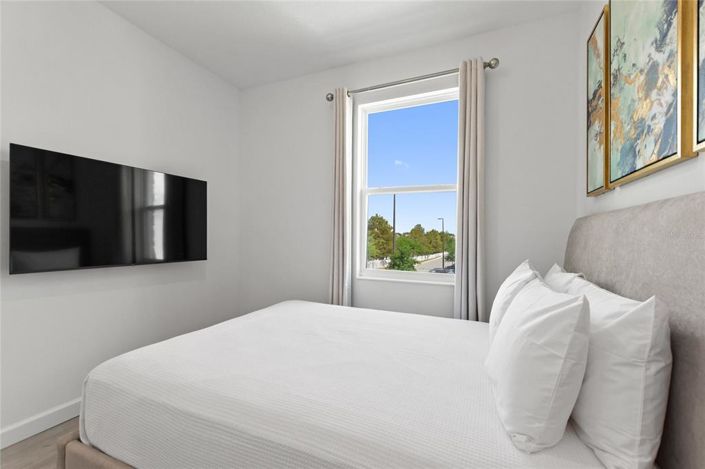 Image No.35-6 Bed Townhouse for sale