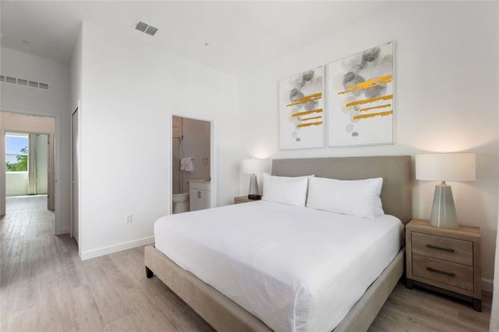 Image No.43-6 Bed Townhouse for sale