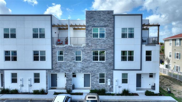 Image No.49-6 Bed Townhouse for sale