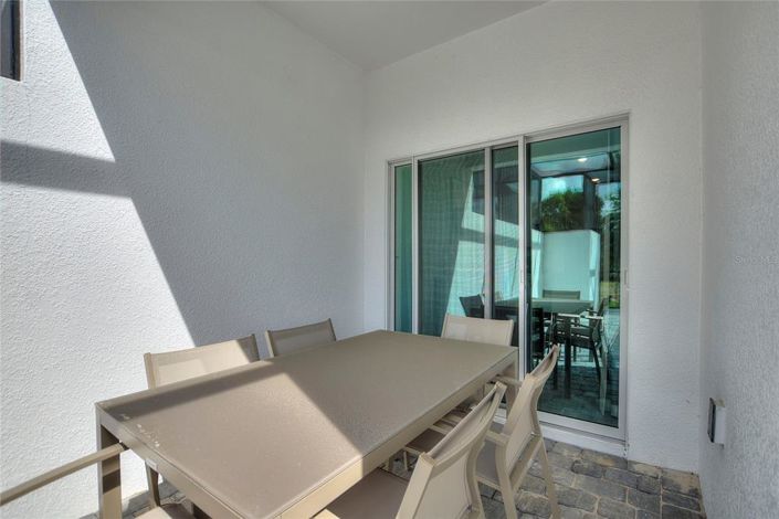 Image No.6-6 Bed Townhouse for sale