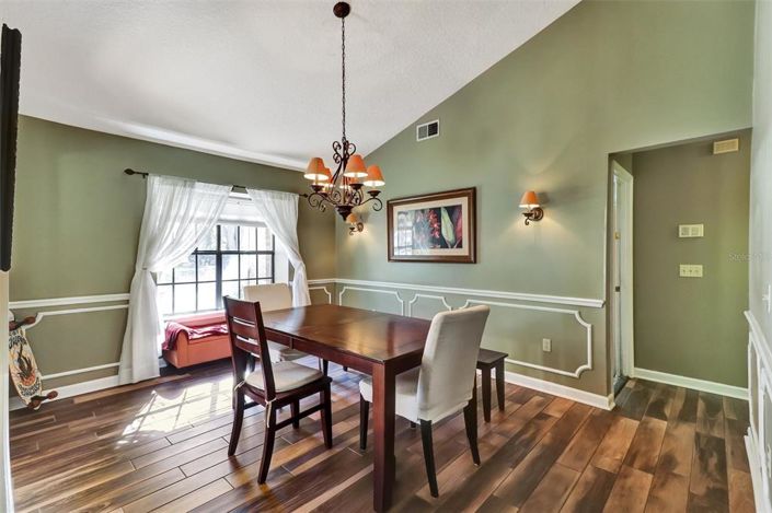 Image No.10-4 Bed House for sale