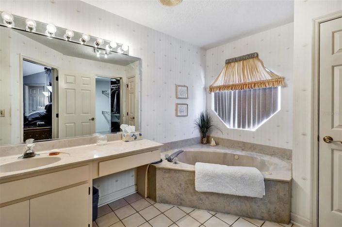 Image No.35-4 Bed House for sale