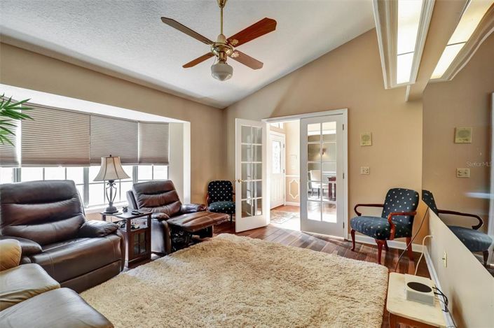 Image No.9-4 Bed House for sale