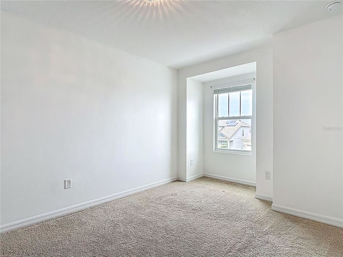 Image No.25-3 Bed Townhouse for sale