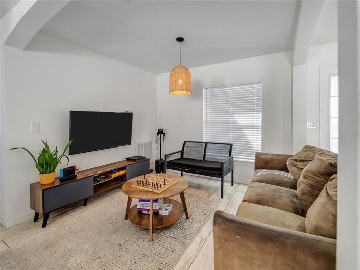 Image No.11-3 Bed House for sale