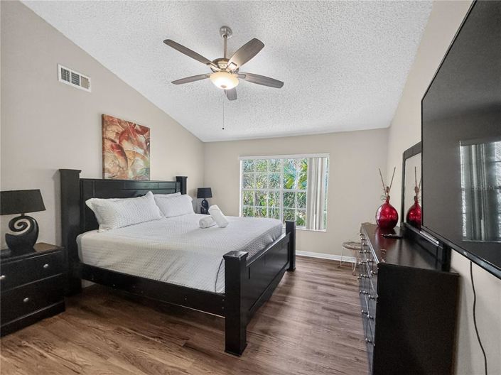 Image No.19-2 Bed Apartment for sale