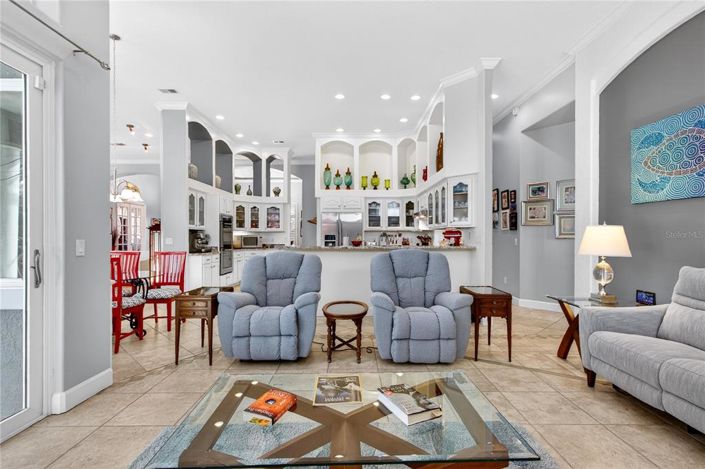 Image No.25-4 Bed House for sale