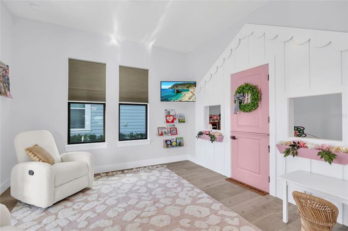 Image No.14-4 Bed House for sale