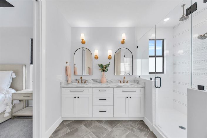 Image No.40-4 Bed House for sale