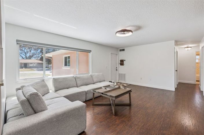 Image No.10-Maison de 4 chambres à vendre à Saint John