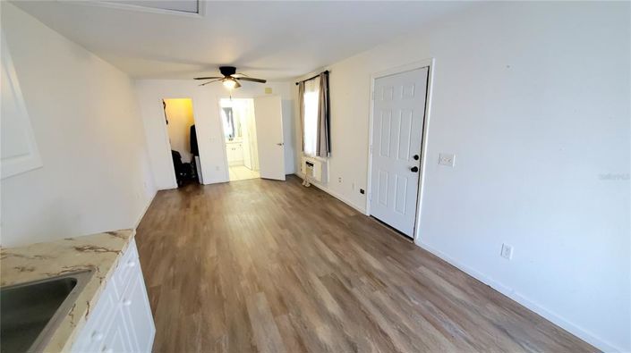 Image No.12-4 Bed Townhouse for sale