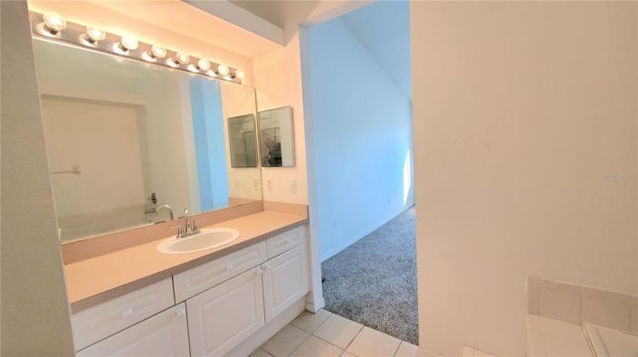 Image No.32-4 Bed Townhouse for sale