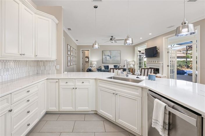 Image No.17-4 Bed House for sale