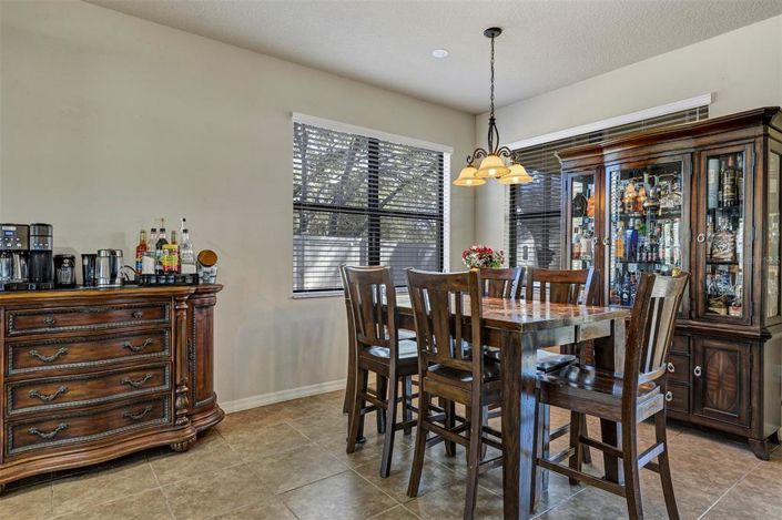 Image No.11-5 Bed House for sale