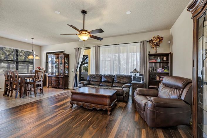 Image No.13-5 Bed House for sale