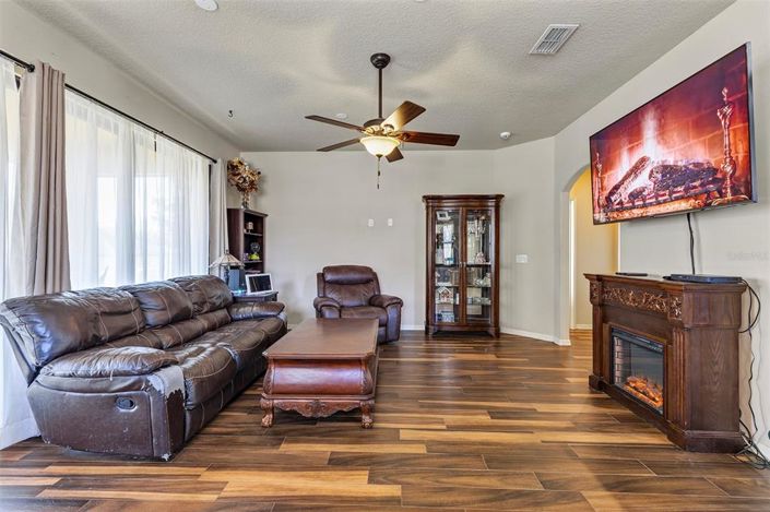 Image No.14-5 Bed House for sale