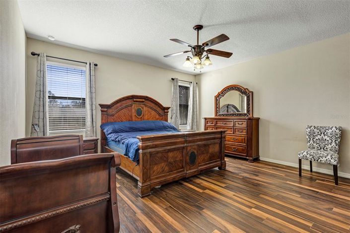 Image No.15-5 Bed House for sale