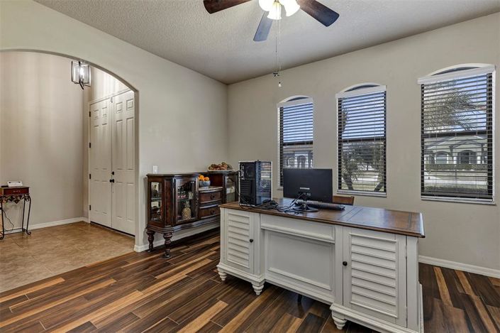 Image No.7-5 Bed House for sale