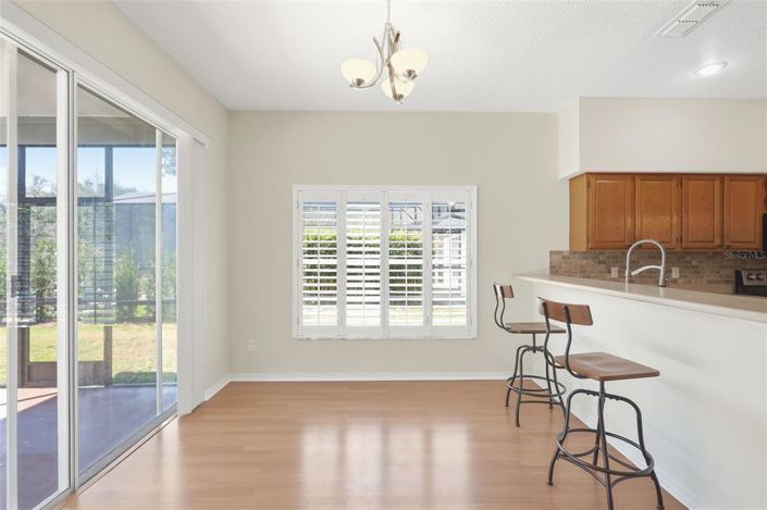 Image No.19-5 Bed House for sale