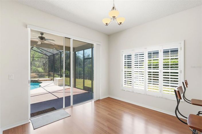 Image No.21-5 Bed House for sale