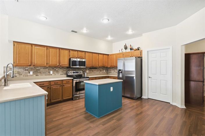 Image No.23-5 Bed House for sale